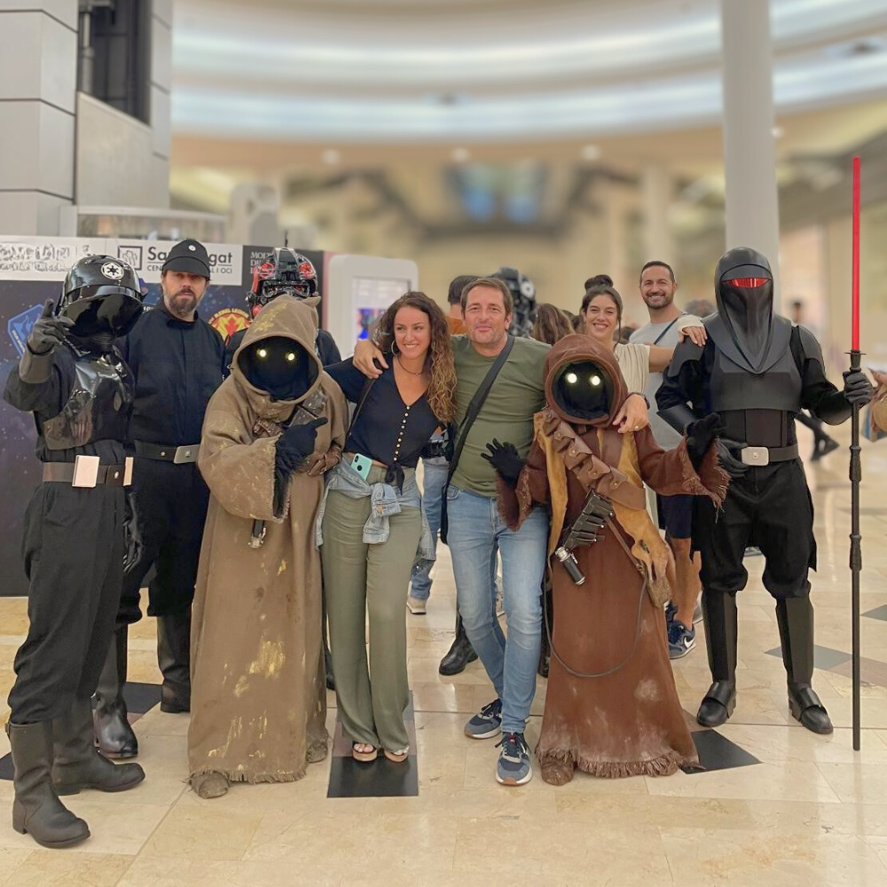 Personajes star wars solidario interactuando con taranna
